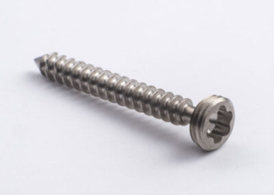 Locking Screw | C&W Swiss Manufactures Precision Medical Implants for the Spinal, Extremity, Trauma, & Orthopedics Markets. | Cervical plate screws, poly axial screw, spinal implants, bone screw, trauma screws, extremity screws, orthopedic screws